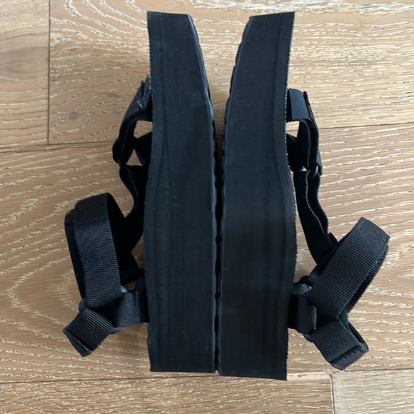 Teva Flatform Universal Sandals - Picture 4 of 9